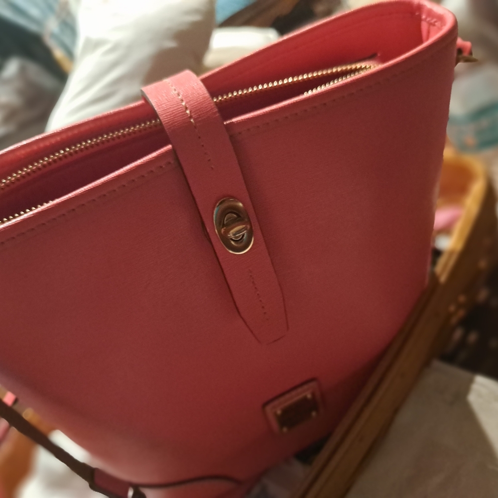 ILoveDooney Saffiano Crossbody Bucket